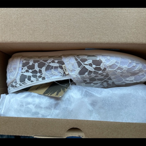 Toms Shoes - White Lace Toms